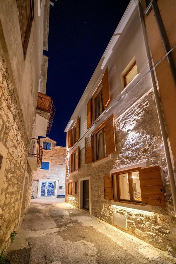Heritage Residence In Center With Pool- Apartments Vodice Kültér fotó